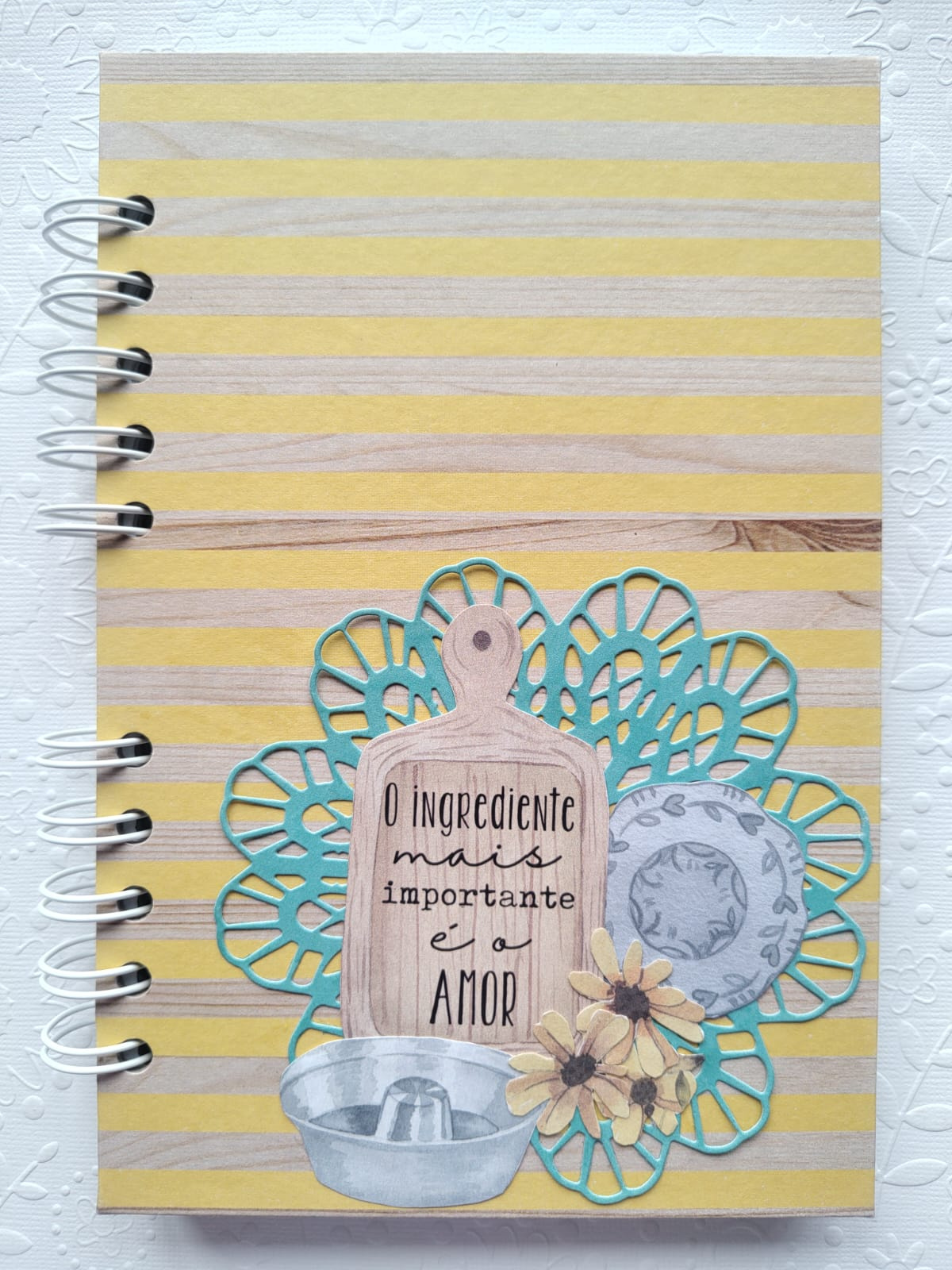 Caderno de Receitas Com Capa Decorada Em Scrapbook, Personalizada 13cm X 19,5cm - Peça única